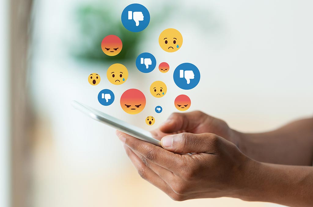 unhappy-social-media.jpg